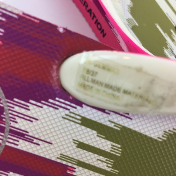 BCBGENERATION  flip flop NWOT size 8 - Picture 5 of 5